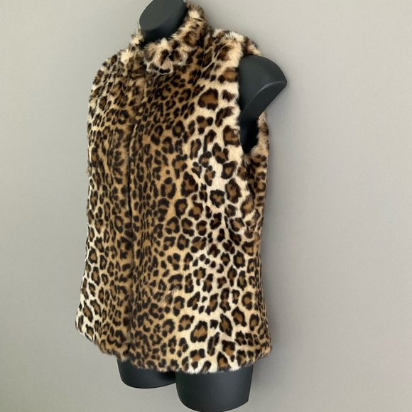 Reversible animal print vest - Picture 4 of 9